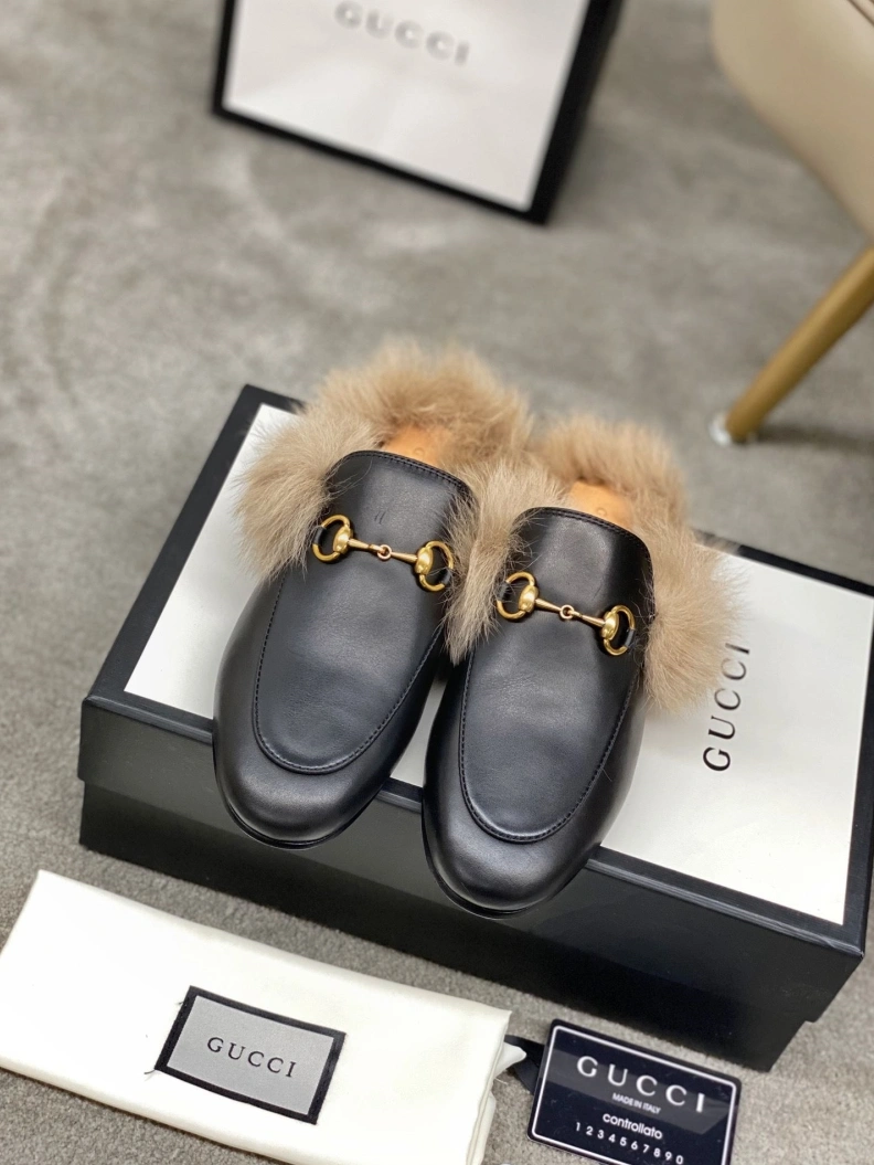Minimalist Gxccx Slippers 157440