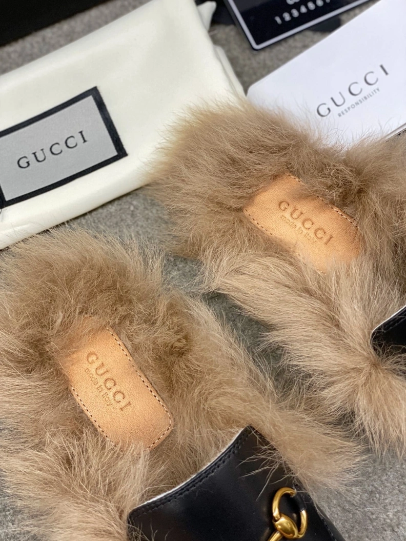 Minimalist Gxccx Slippers 157440