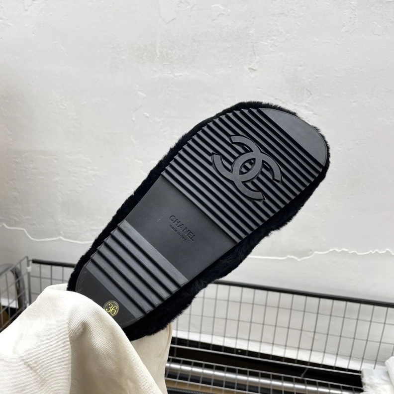 EasyMatch Chxnxl Slippers 120178