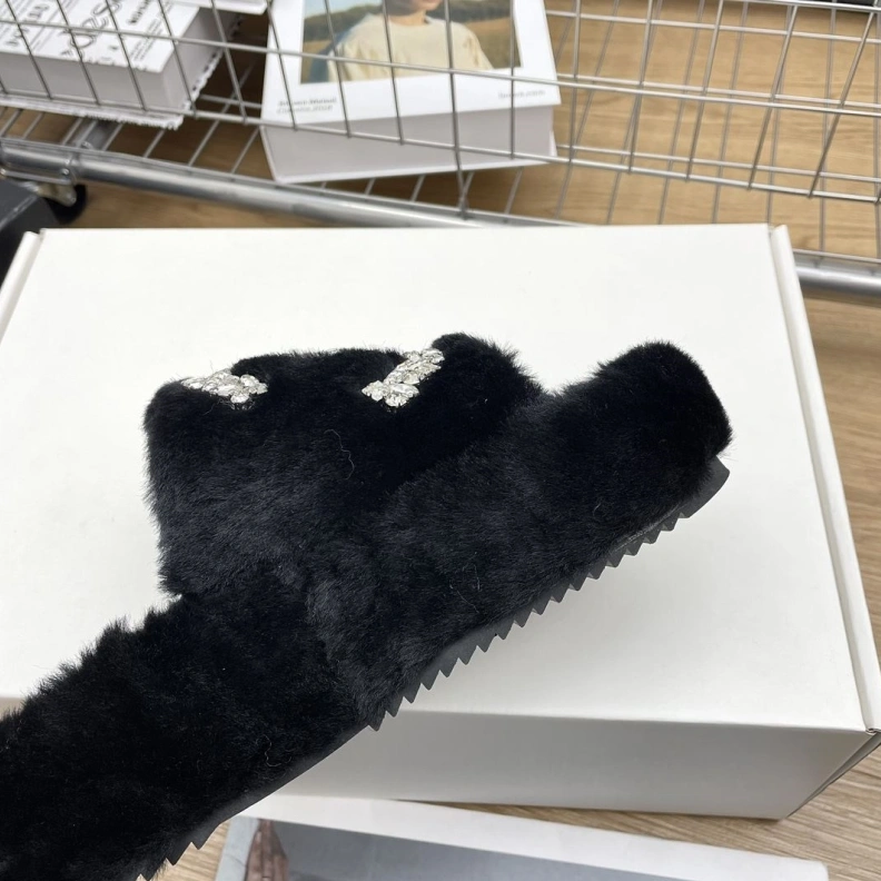 EasyMatch Chxnxl Slippers 120178