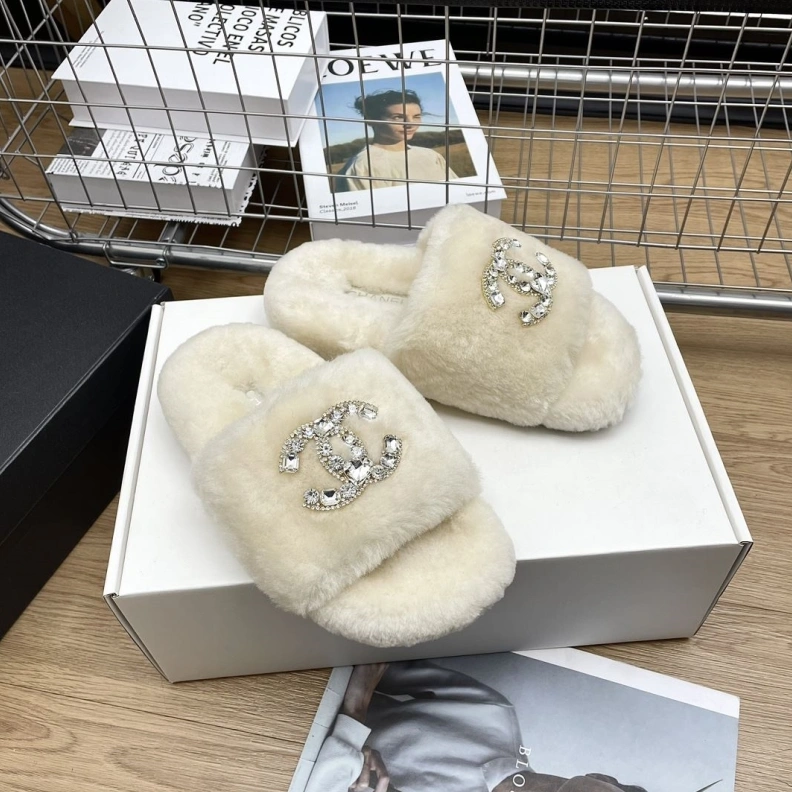 Affordable Chxnxl Slippers 120158