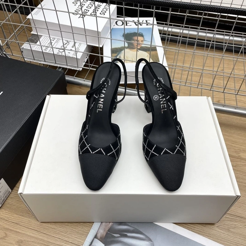 Efficient Chxnxl Sandals 120641