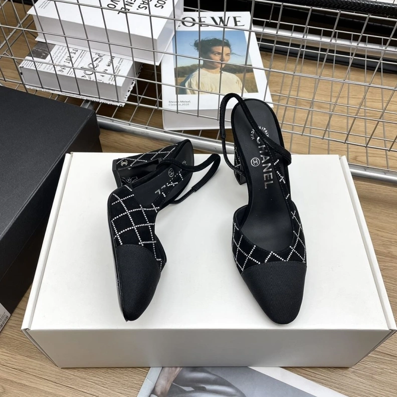 Efficient Chxnxl Sandals 120641