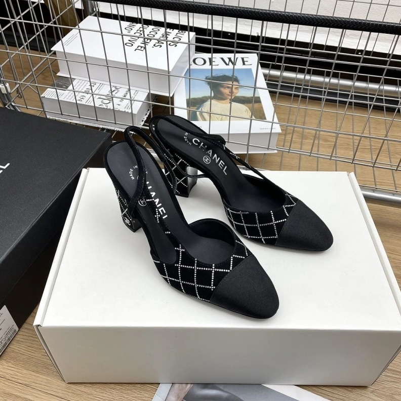 Efficient Chxnxl Sandals 120641