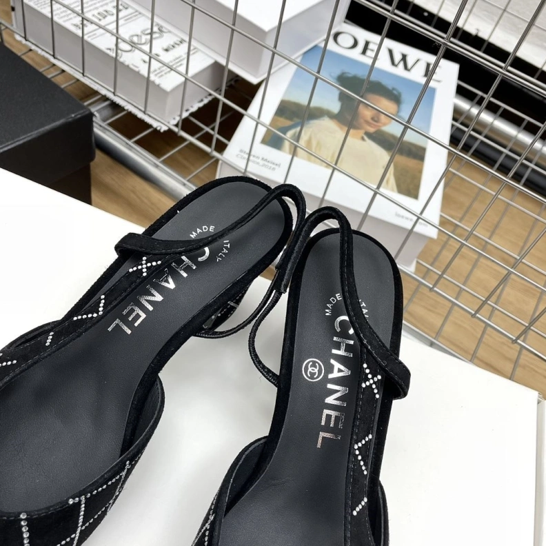 Vibrant Chxnxl Sandals 120640