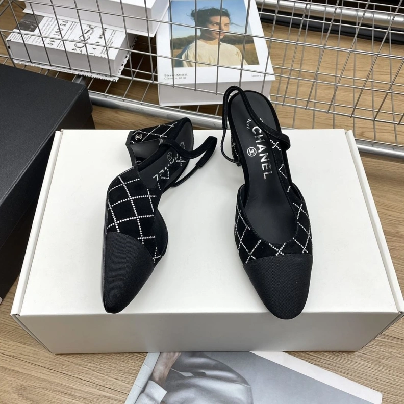 Vibrant Chxnxl Sandals 120640