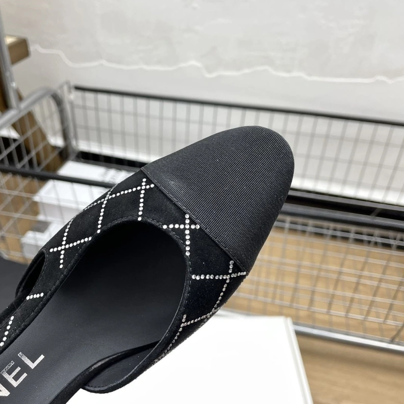 Vibrant Chxnxl Sandals 120640