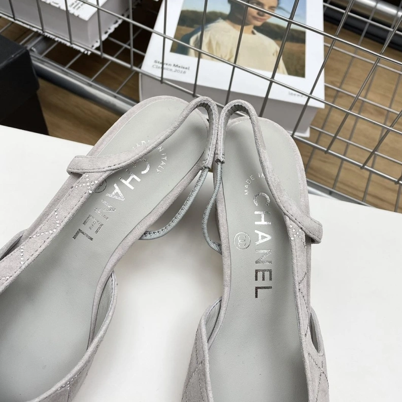 Bright Chxnxl Sandals 120630