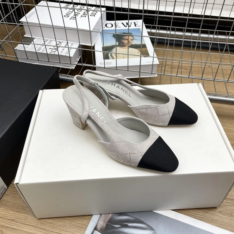 Bright Chxnxl Sandals 120630