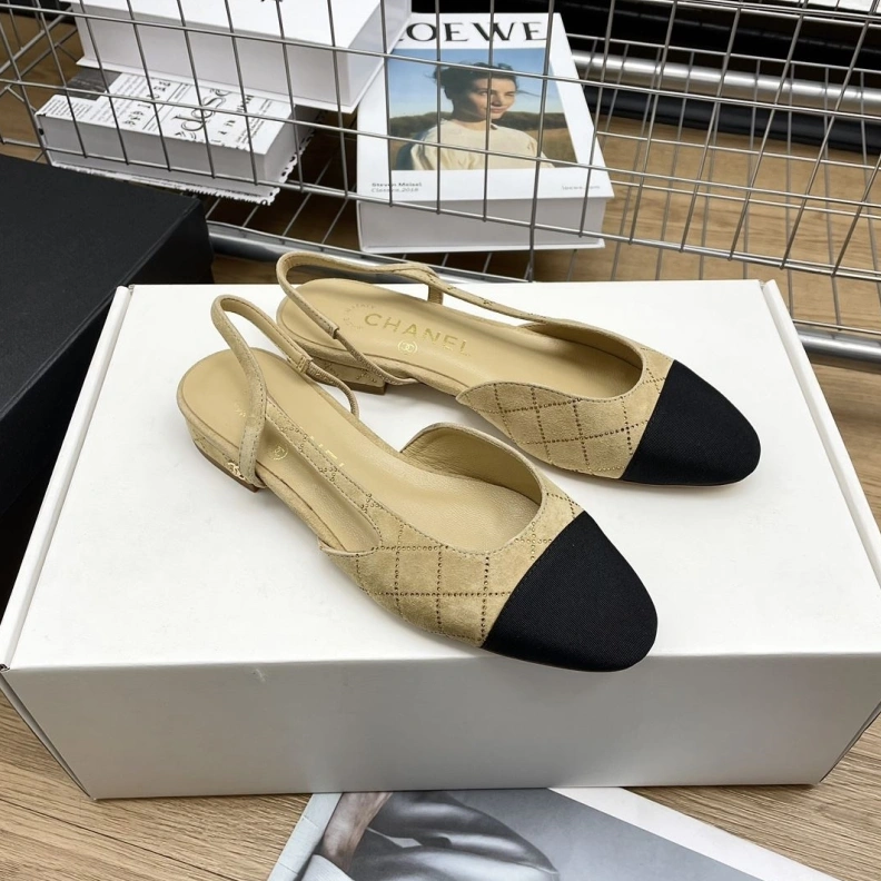 Stylish Chxnxl Sandals 120619