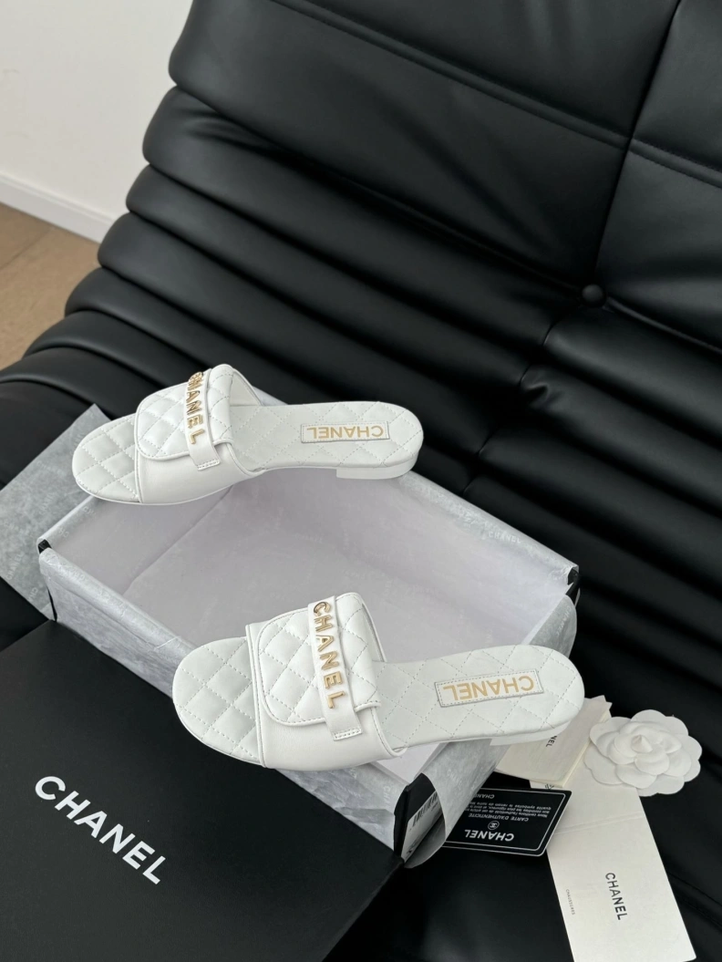 Functional Chxnxl Slippers 120154