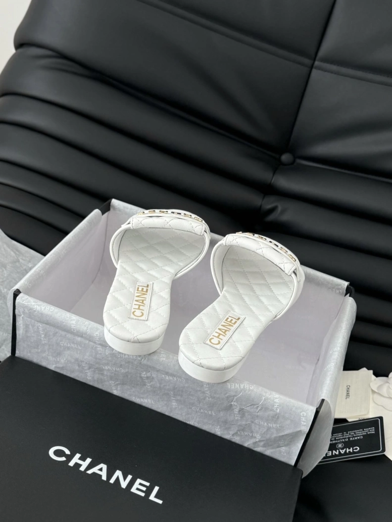 Functional Chxnxl Slippers 120154