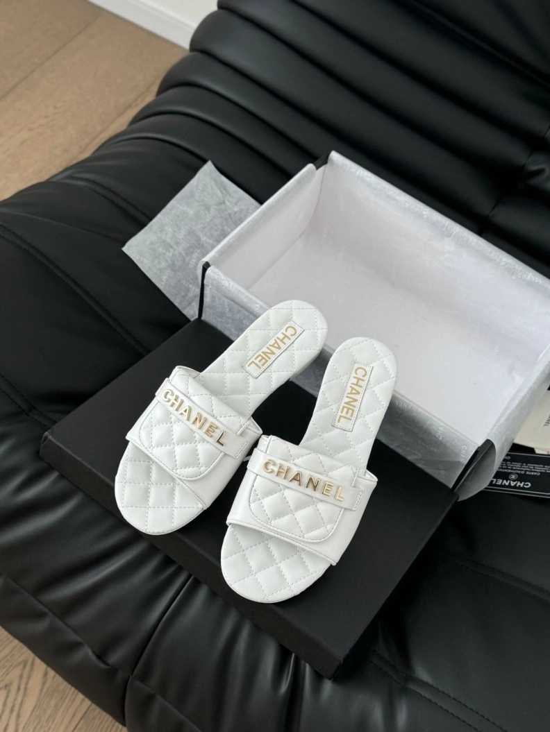 Functional Chxnxl Slippers 120154