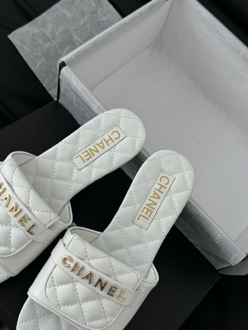Functional Chxnxl Slippers 120154
