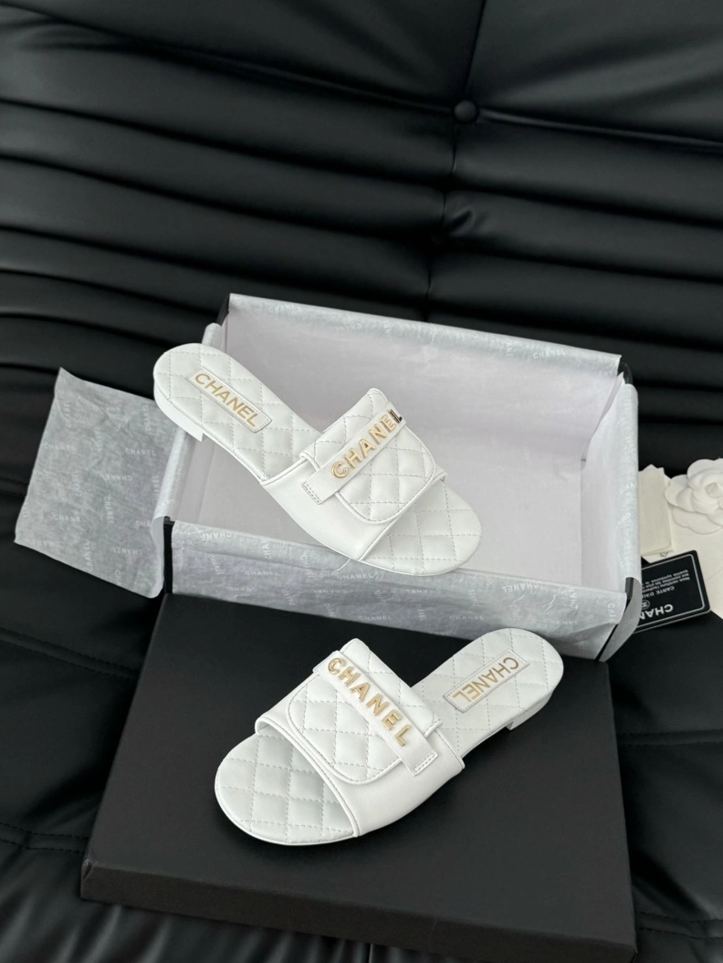 Functional Chxnxl Slippers 120154