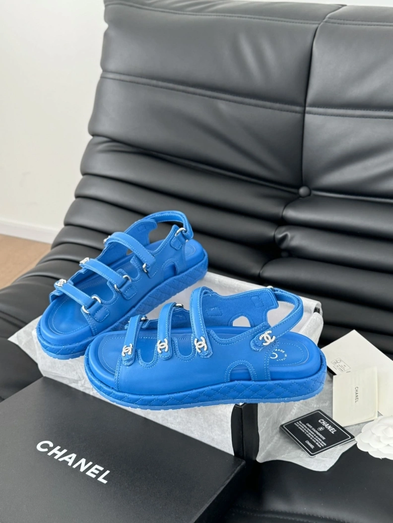 Cozy Chxnxl Sandals 120614