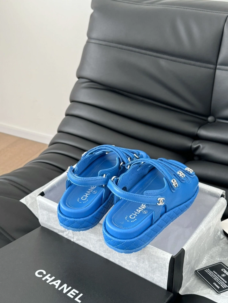 Cozy Chxnxl Sandals 120614