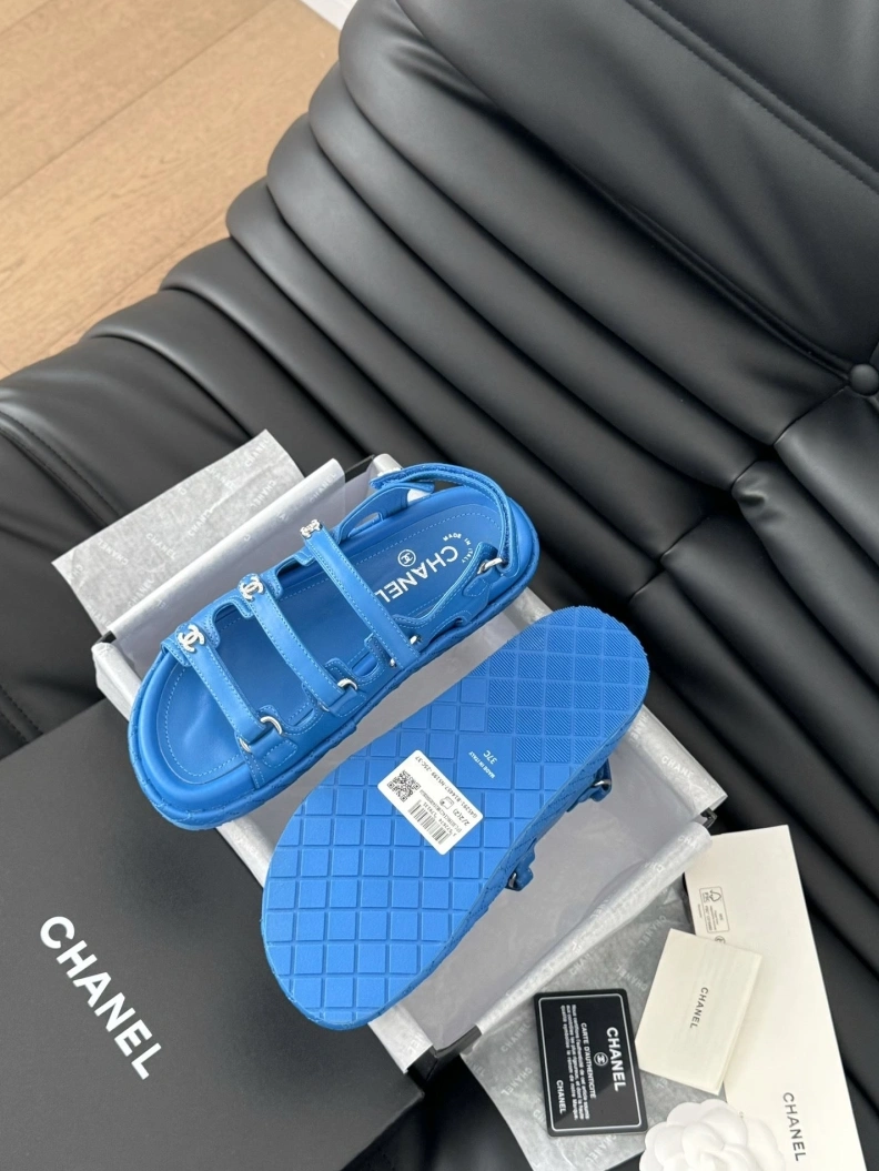 Cozy Chxnxl Sandals 120614