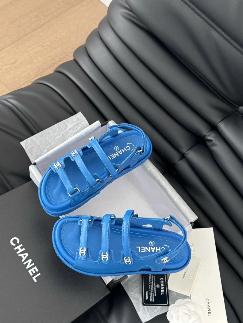 Cozy Chxnxl Sandals 120614