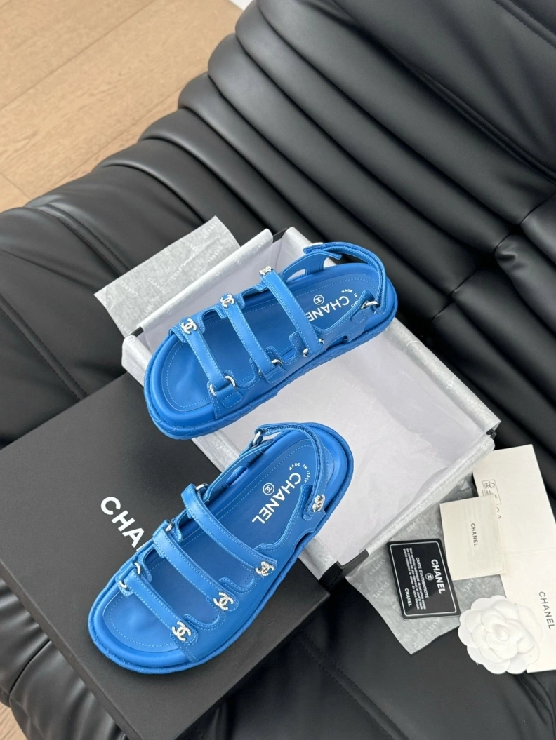 Cozy Chxnxl Sandals 120614