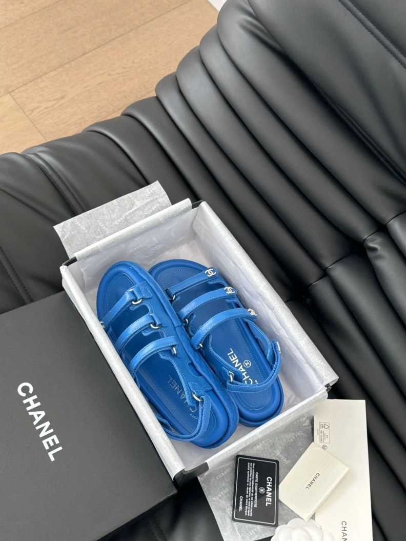 Cozy Chxnxl Sandals 120614