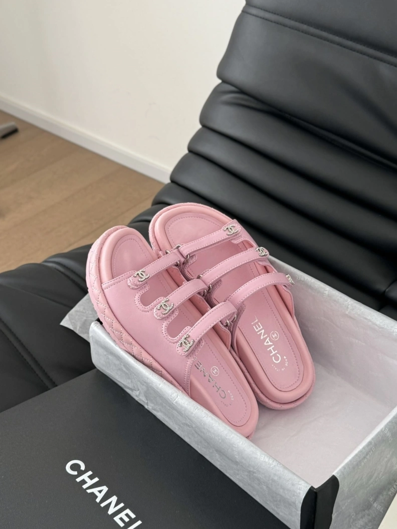 Efficient Chxnxl Sandals 120607