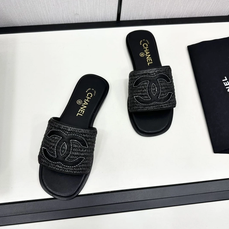 Sophisticated Chxnxl Slippers 120143