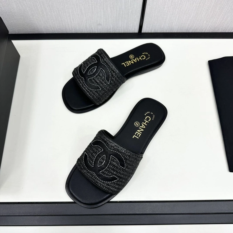Sophisticated Chxnxl Slippers 120143
