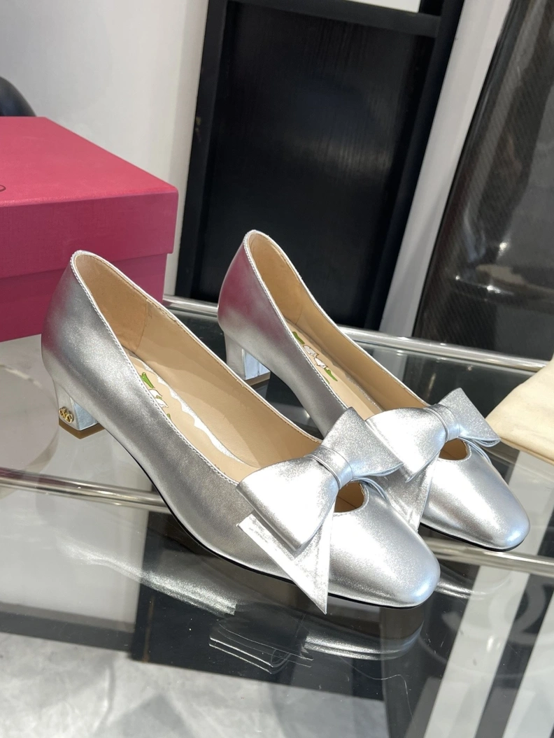 Resilient Vxlxntino flat shoes 229881