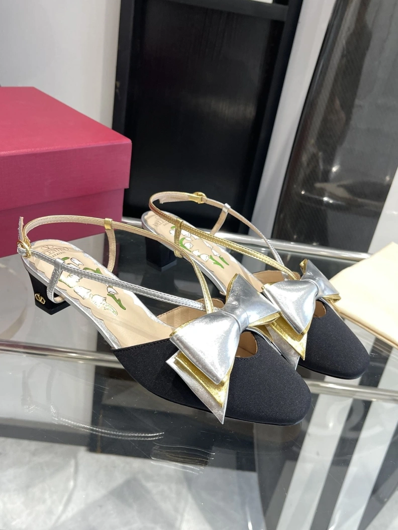 Comfortable Vxlxntino Sandals 229758