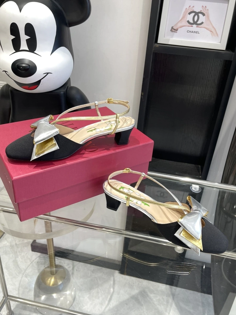 Comfortable Vxlxntino Sandals 229758
