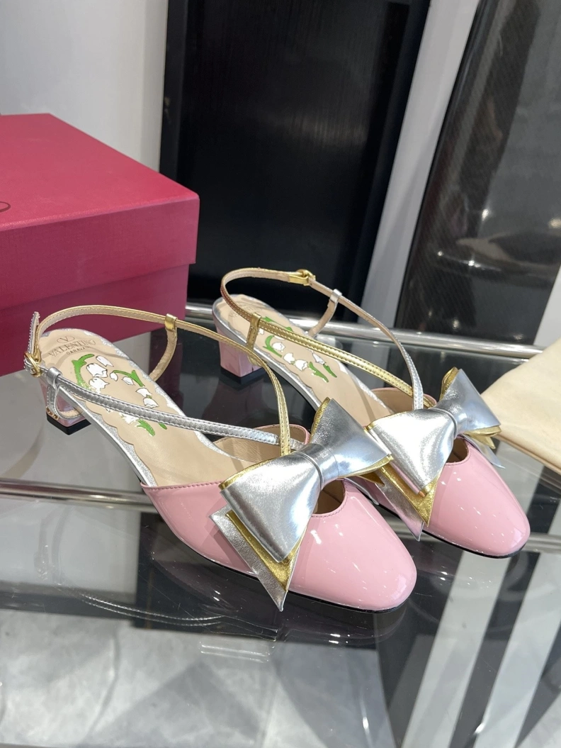 Efficient Vxlxntino Sandals 229753