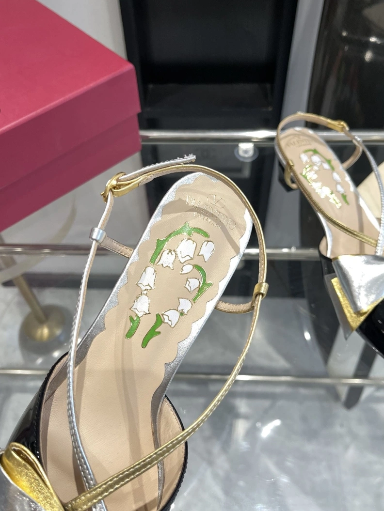 Resilient Vxlxntino Sandals 229744
