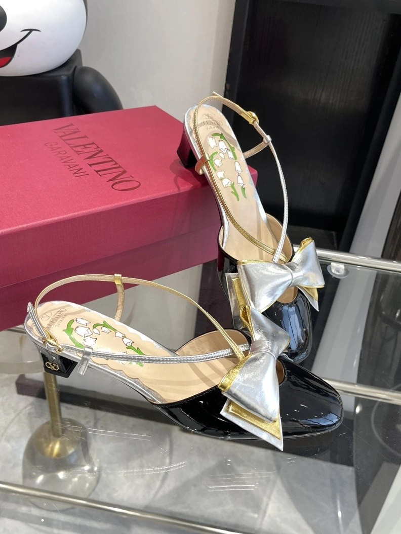 Resilient Vxlxntino Sandals 229744
