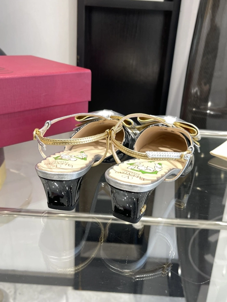 Resilient Vxlxntino Sandals 229744