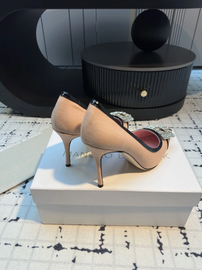 Bold Mxnxlo Blxhnxk flat shoes 193012