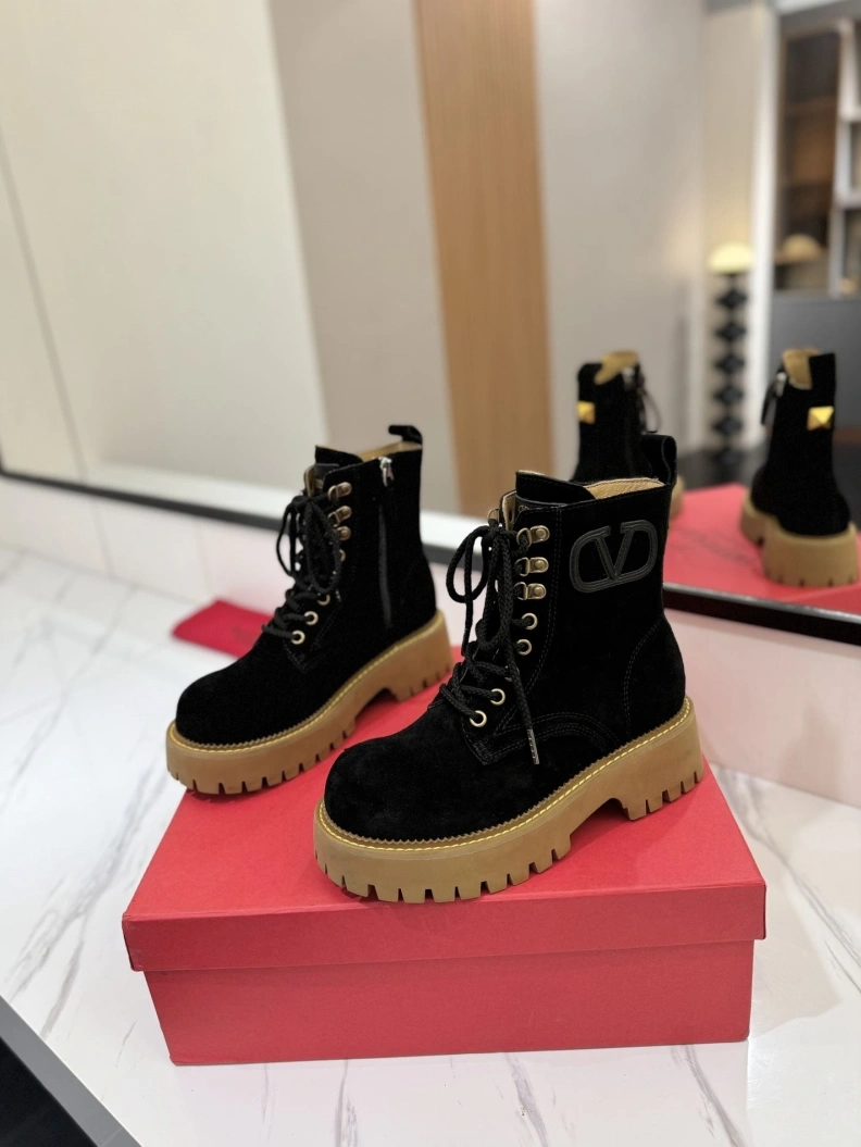Versatile Vxlxntino Boots 229975