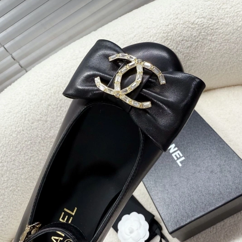 Lightweight Chxnxl Flat Shoes 121024