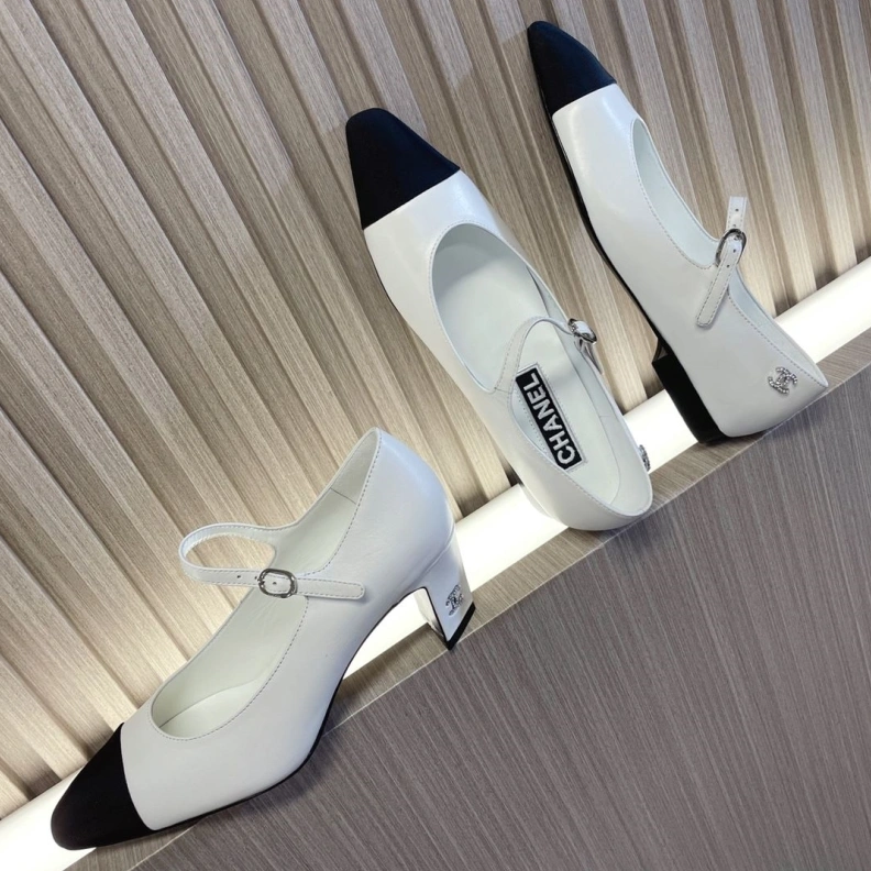 Cozy Chxnxl High Heels 120795