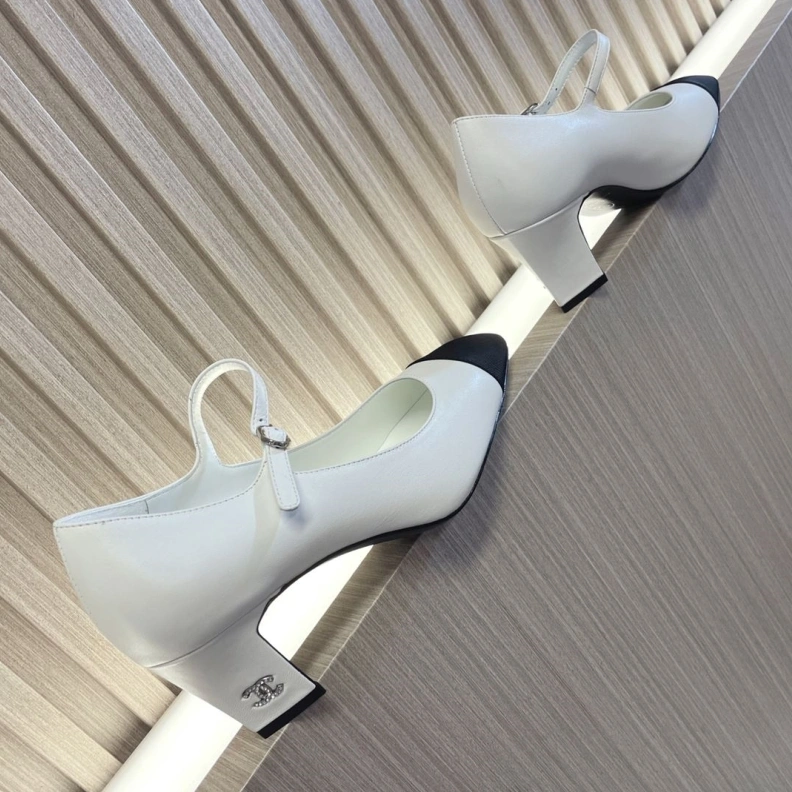 Cozy Chxnxl High Heels 120795