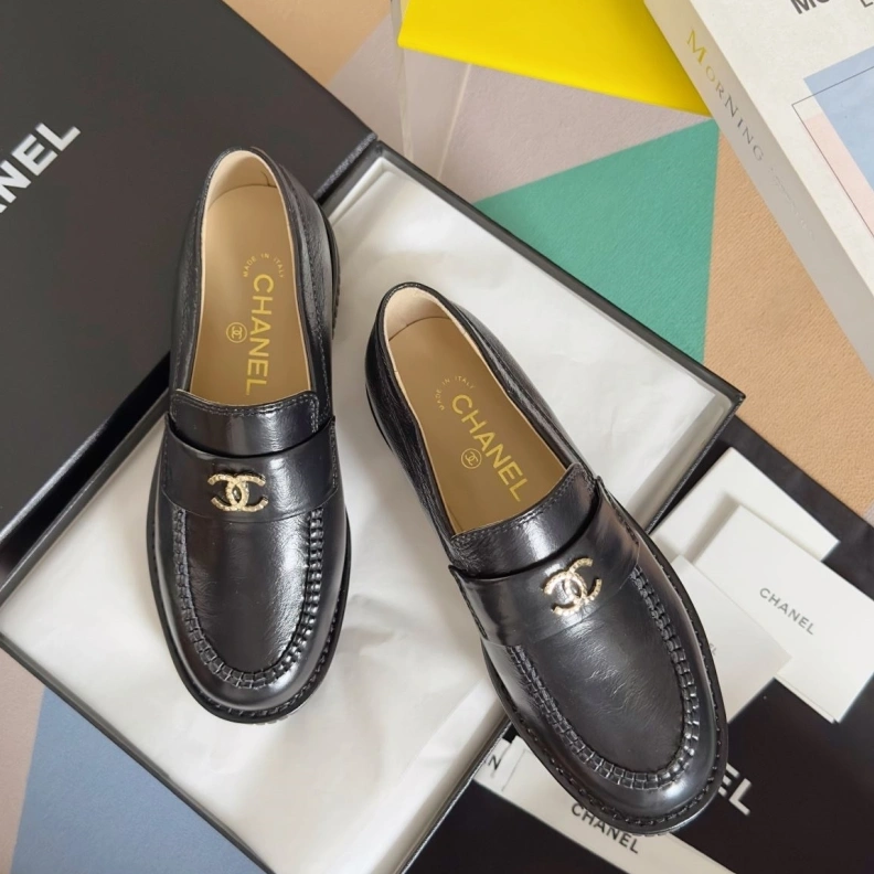 Flexible Chxnxl Leather Shoes 120698