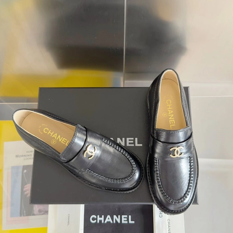 Flexible Chxnxl Leather Shoes 120698