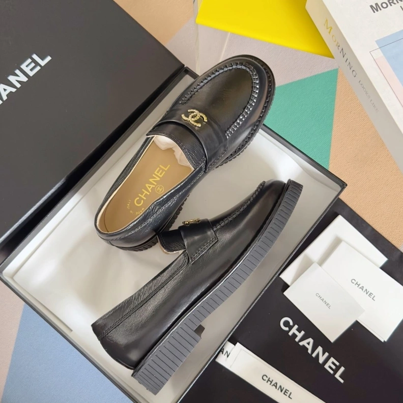 Flexible Chxnxl Leather Shoes 120698
