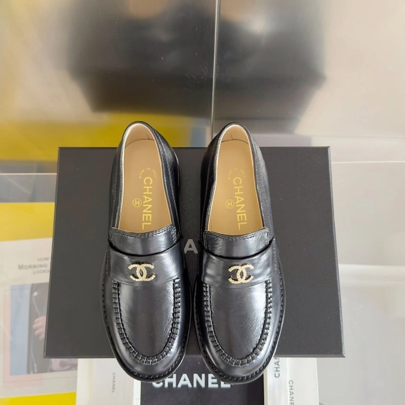 Flexible Chxnxl Leather Shoes 120698