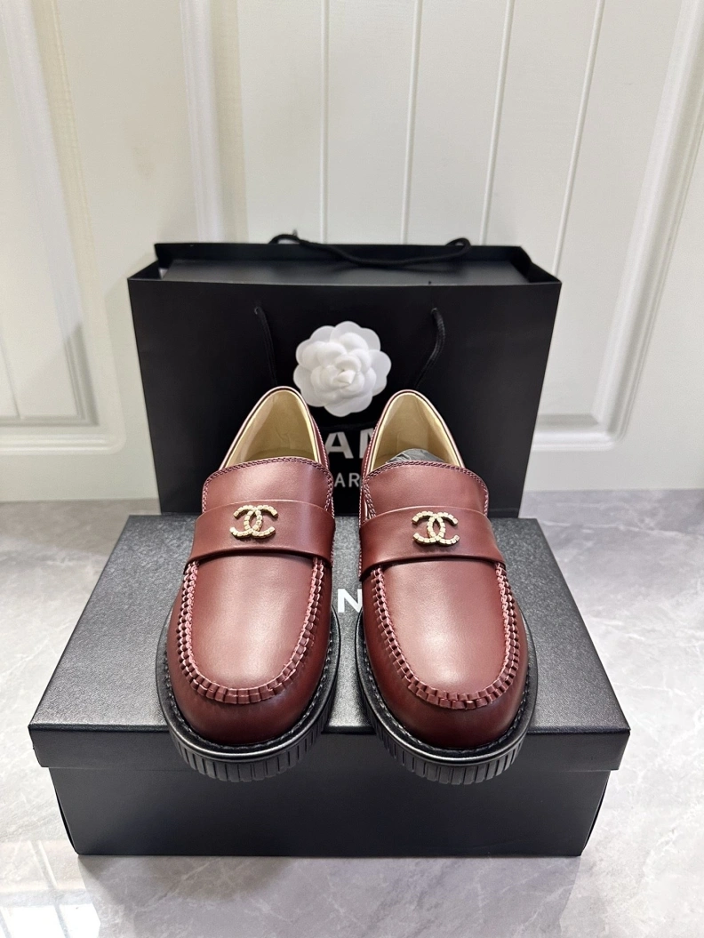 Fashionable Chxnxl Leather Shoes 120705