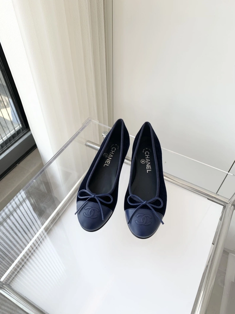 Bold Chxnxl Flat Shoes 121019