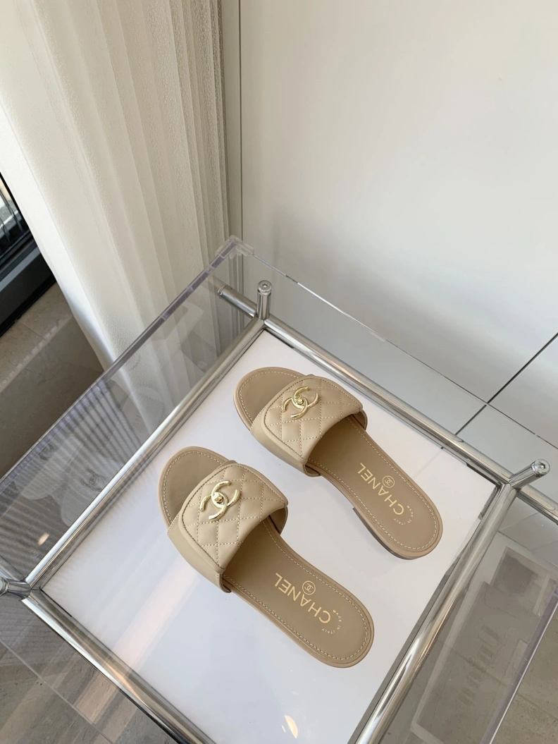 ModernLook Chxnxl Slippers 120191