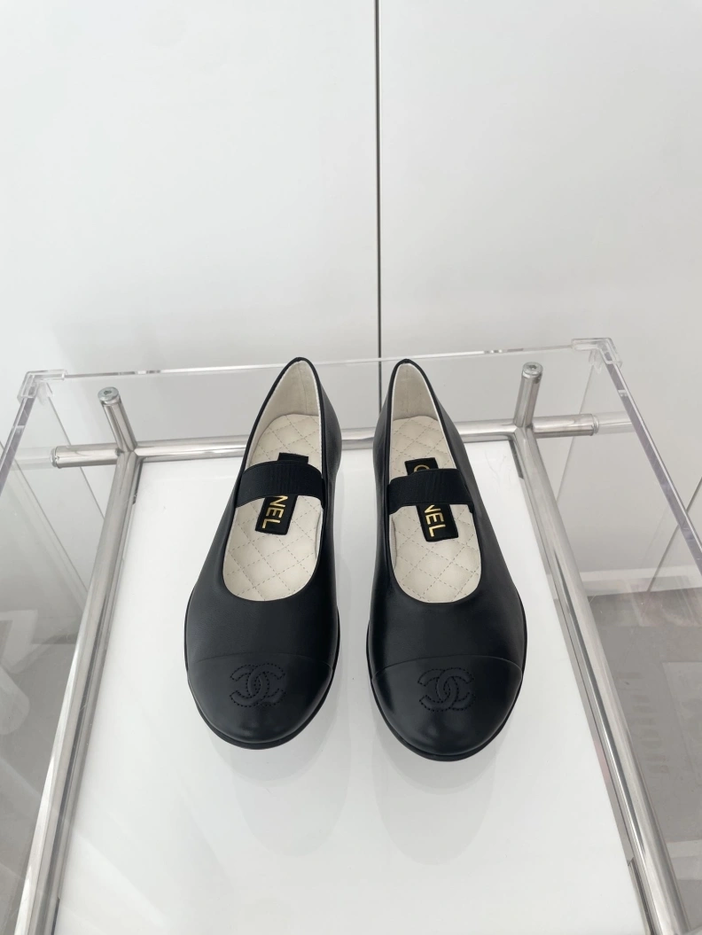 Durable Chxnxl Flat Shoes 121010