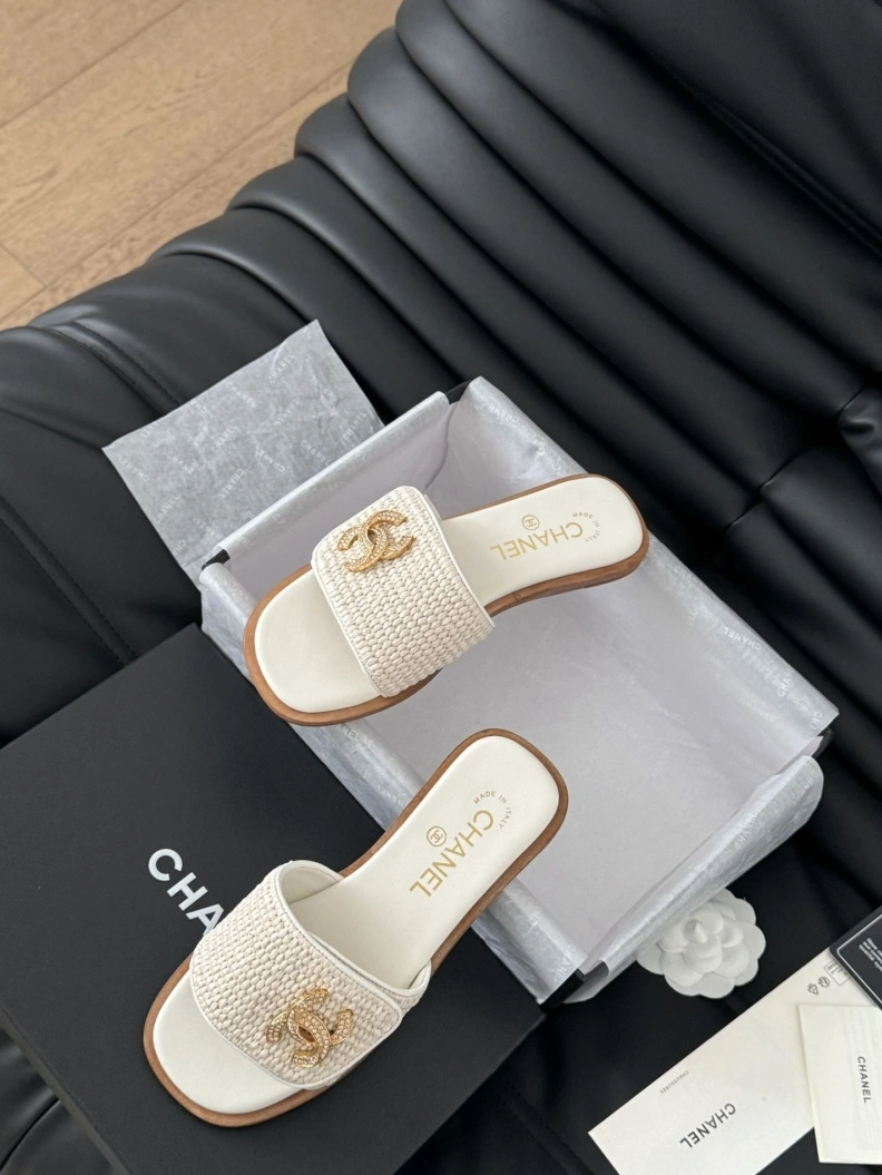 Chxnxl Slippers Vibrant 120197