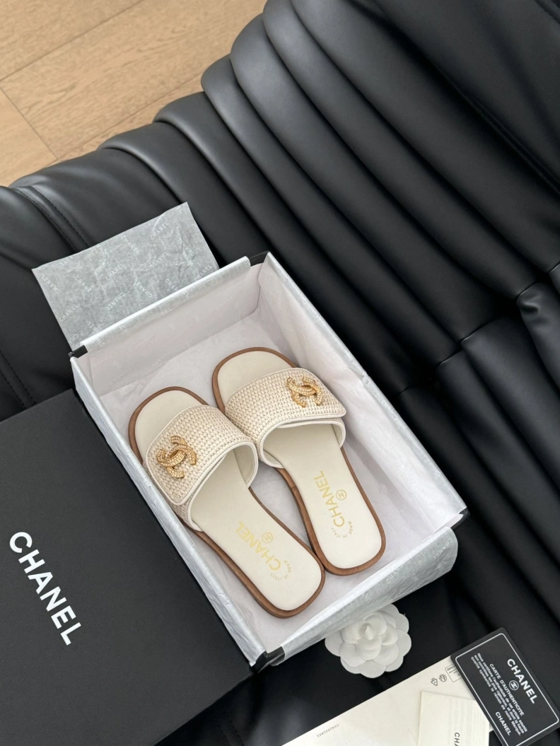 Chxnxl Slippers Vibrant 120197